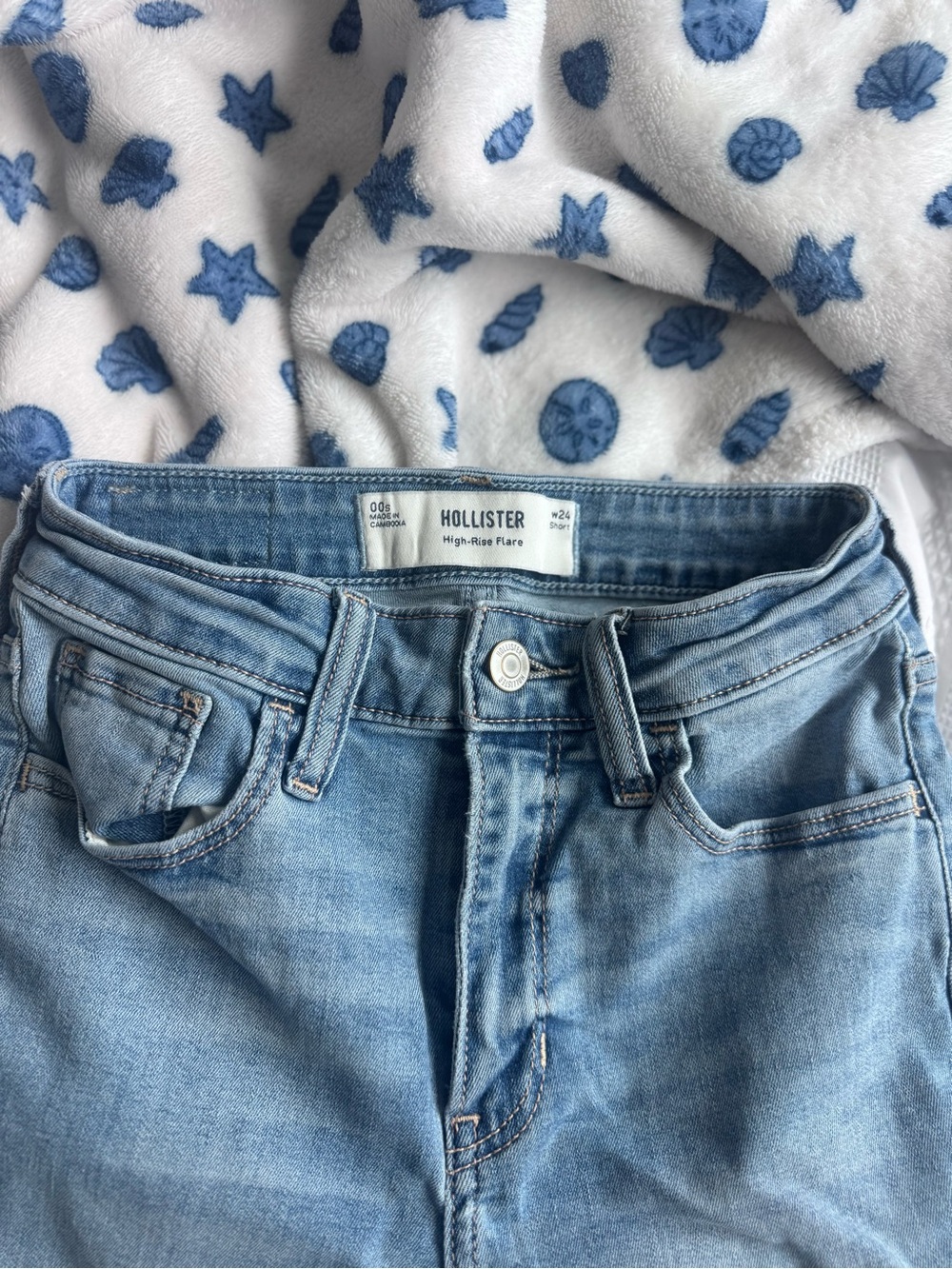 Light Wash Women’s Jeans - High-Rise Flare - Picture 3 of 3